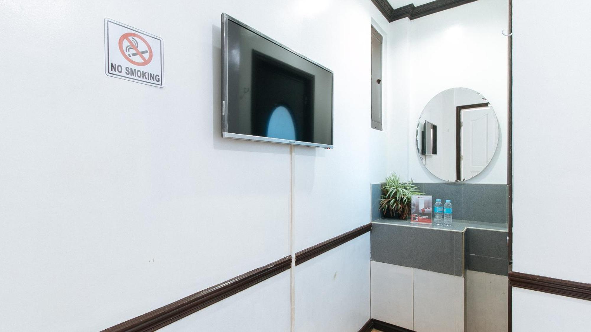 เรดดอร์ซ พลัส แอท วิลลา กลอเรีย ตากีก Hotel ตากิก ภายนอก รูปภาพ
