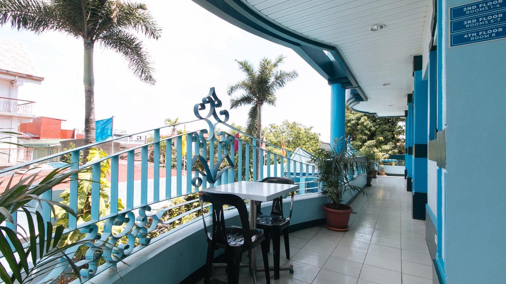 เรดดอร์ซ พลัส แอท วิลลา กลอเรีย ตากีก Hotel ตากิก ภายนอก รูปภาพ