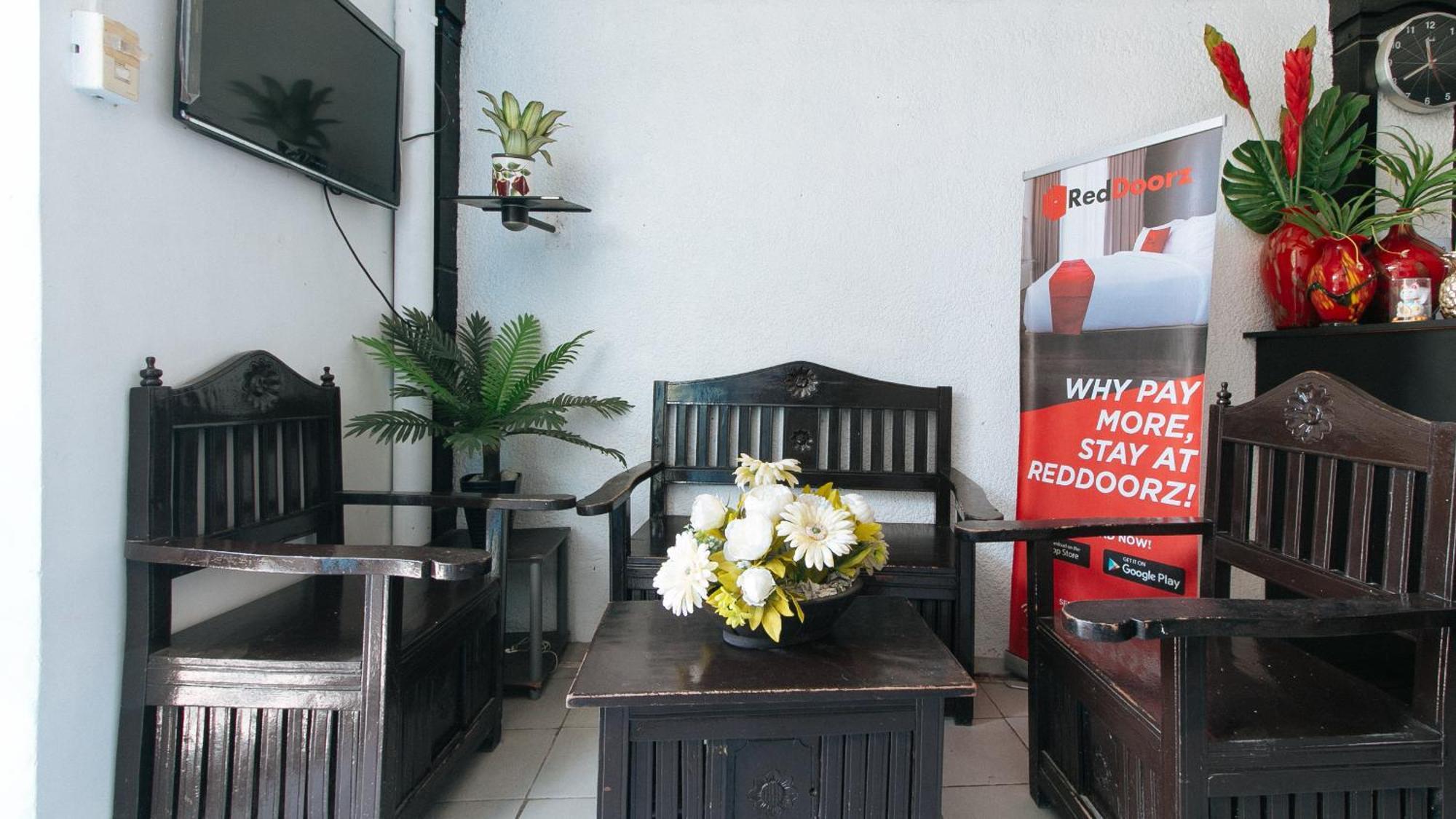 เรดดอร์ซ พลัส แอท วิลลา กลอเรีย ตากีก Hotel ตากิก ภายนอก รูปภาพ
